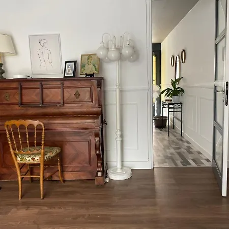 בית הארחה Lady Cosmopolite אראס