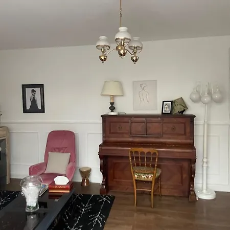 Lady Cosmopolite Guest house *