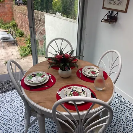 Lady Cosmopolite אראס