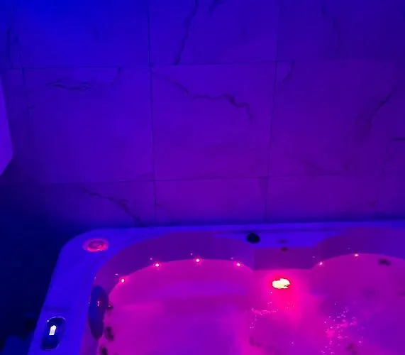 Lady Cosmopolite בית הארחה אראס